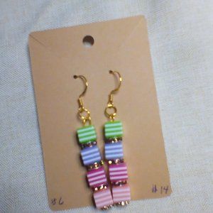 Pierced earrings Women / teenagers